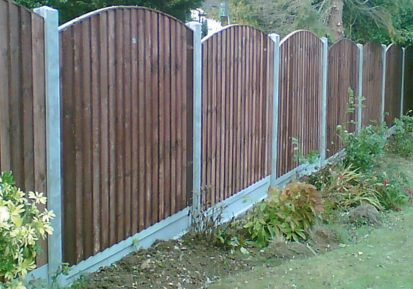 Nane: Using fence panels to build shed